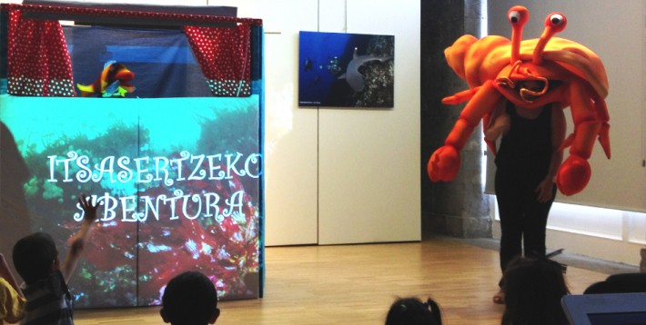 La exposición de Bajoelagua Factory "Tesoros submarinos" visita Lekeitio