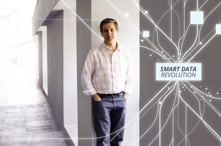 Smart Data Revolution Smart Data Revolution. Technovate Lab 2017. Javier Escobal.